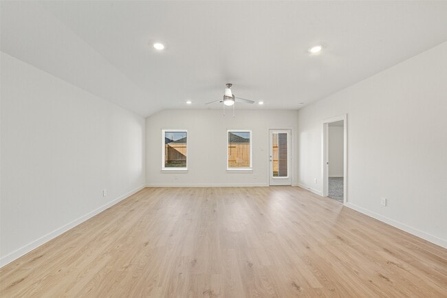 Photo - 4322 Camden Lakes St