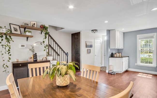 Photo - 951 E Maple St