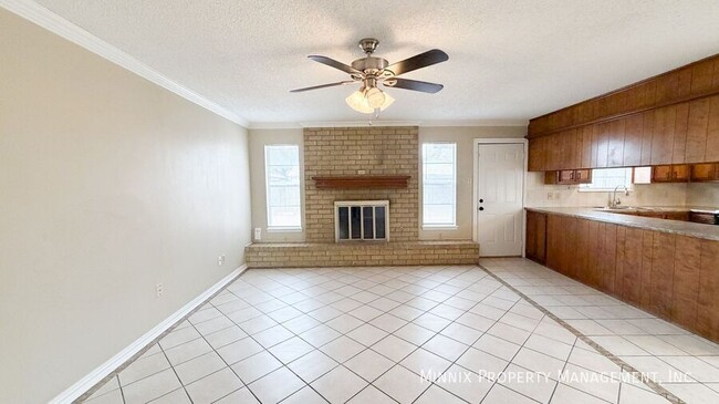 Photo - 2108 76th St