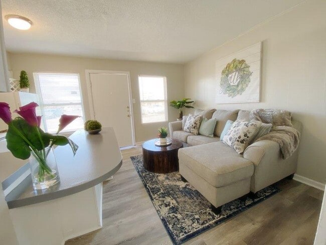 Photo - Somerset Apartments