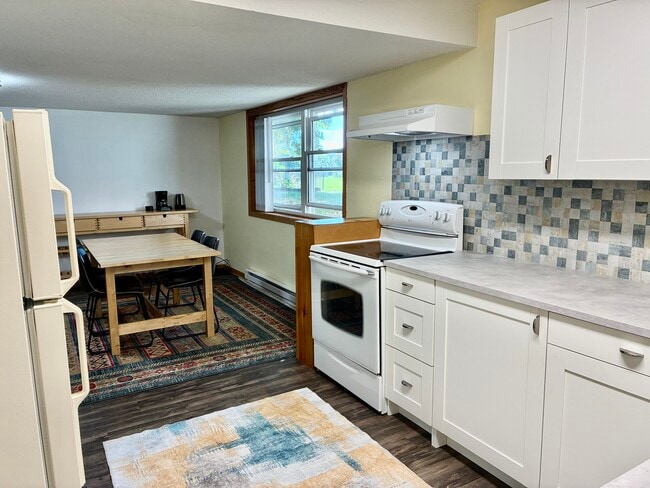 Photo - 317 N Wasson Ln Unit B