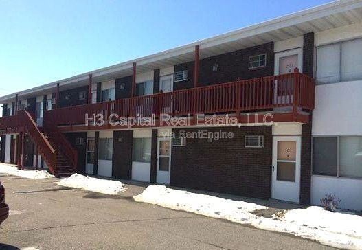 Building Photo - 1306 9th St Unit 204