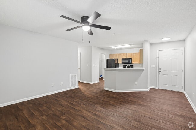 The Harvard 2BR, 2BA - 850SF - Living Room