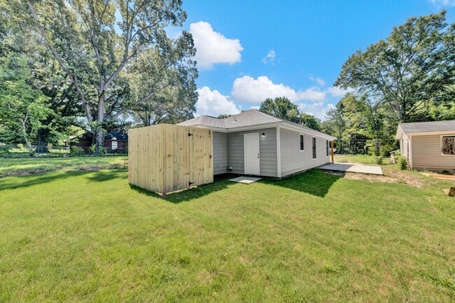 Photo - 728 King Ave
