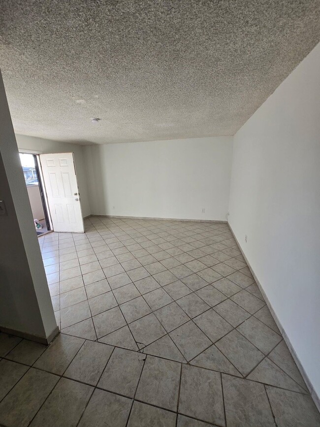 Building Photo - 1324 N 22nd St Unit 1