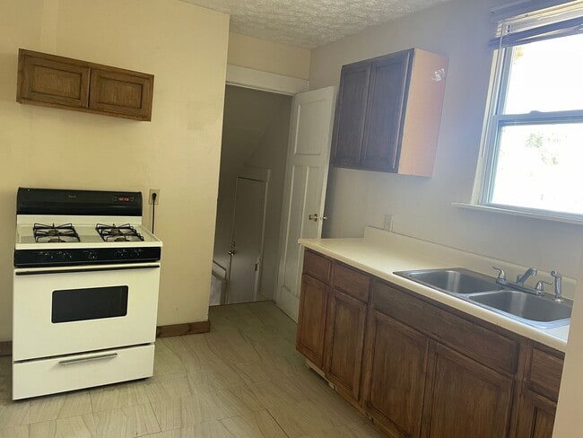 Photo - Large Single Family Home near Downtown Dayton