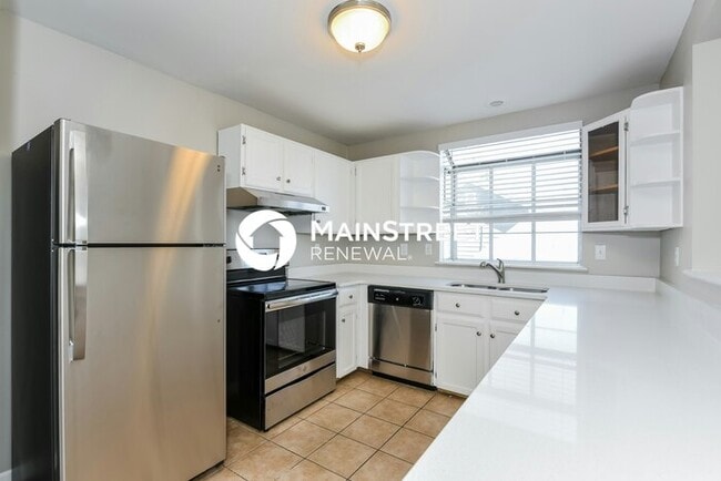 Photo - 4 Bedroom Pet-Friendly Home in Aurora, CO with Main Street Renewal