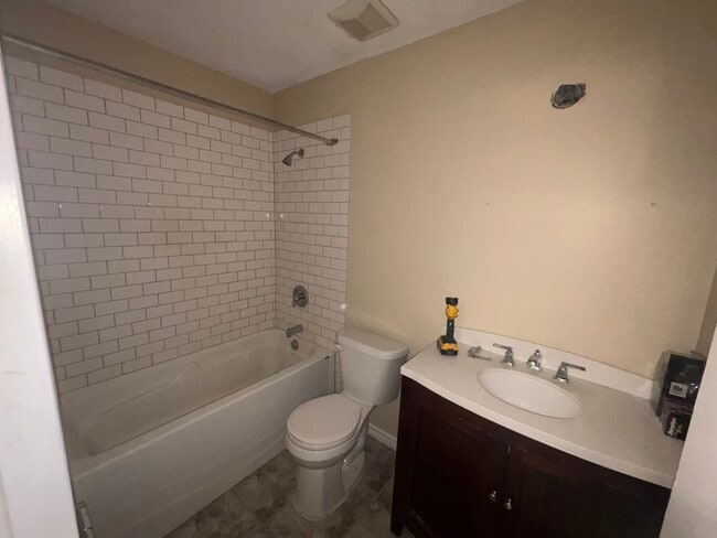 Photo - 30-30 Westmount Rd W Unit 16