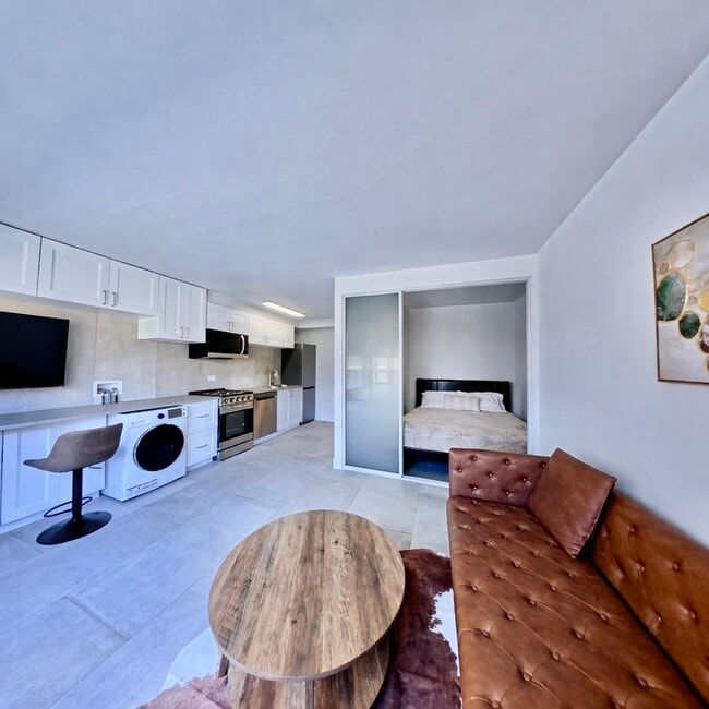 Building Photo - 1540 Haro St Unit 207