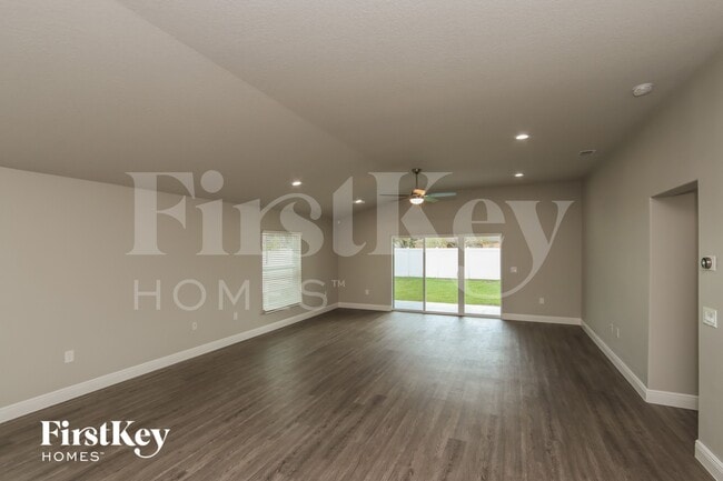 Photo - 298 Ontario St NW