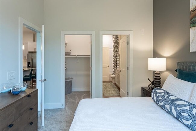 The-Edition-on-Oberlin-Raleigh-NC-Apartment-Homes-and-Townhomes-Bedroom-Walk-In-Closet