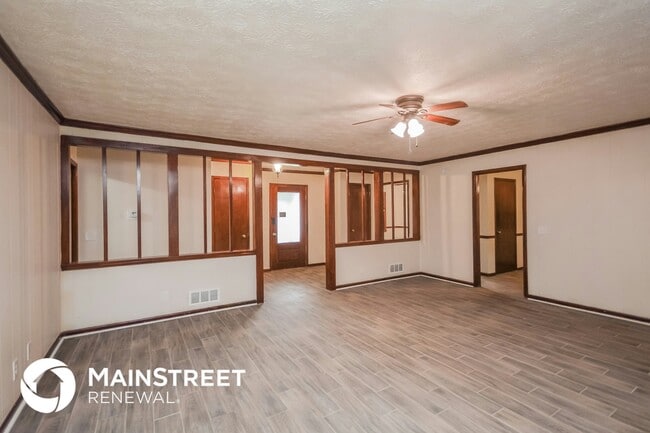 Photo - 2245 Pinewood Dr