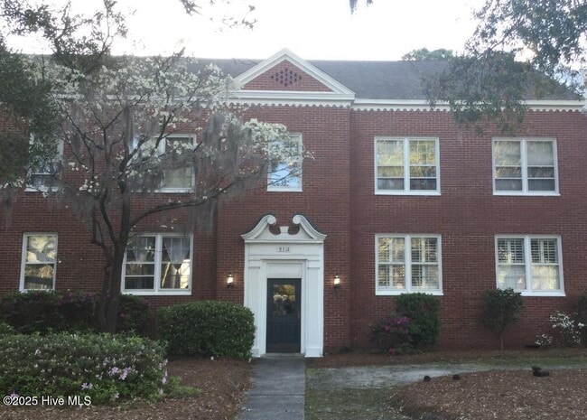 Building Photo - 2940 Oleander Dr Unit E10 Rental
