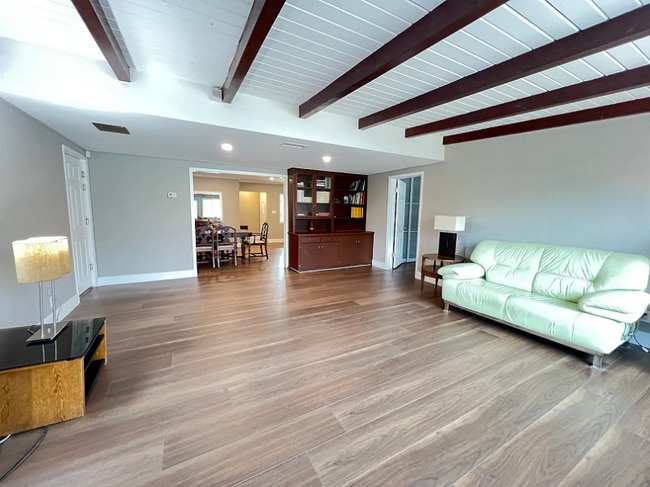 Photo - 139 E Dexter St