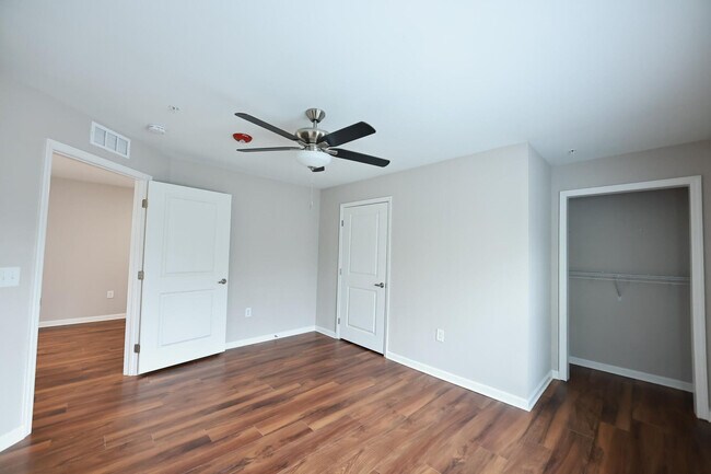 Waterside Oaks Apartments