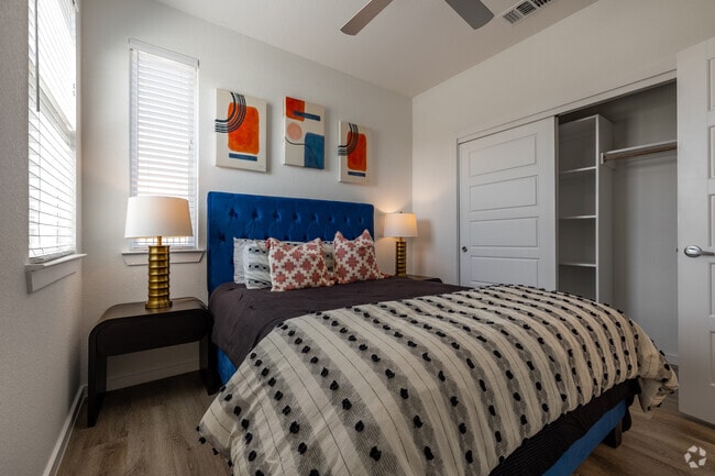 2HAB, 2BA - 971 ft² - 2do dormitorio - Estates at Plum Creek