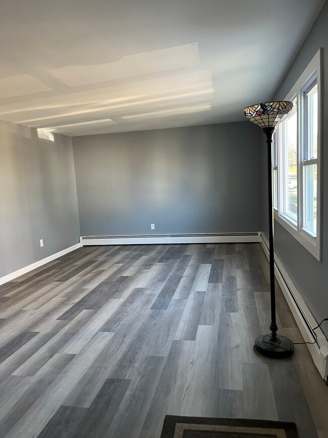 Building Photo - 267 Sylvan St Unit 267 Sylvan St