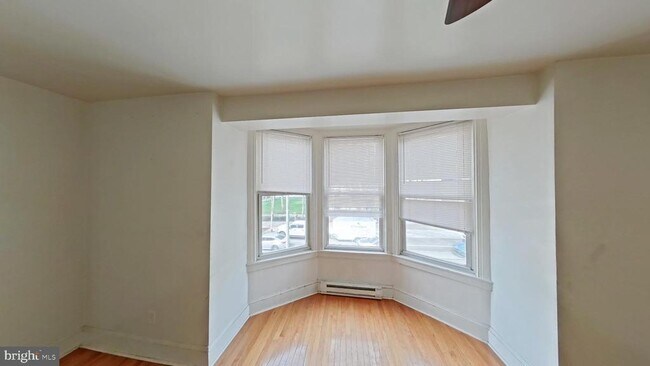 Photo - 1726 W Girard Ave