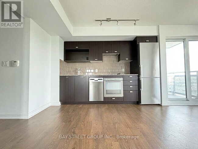 Photo - 275 Village Green Square Unit 1222