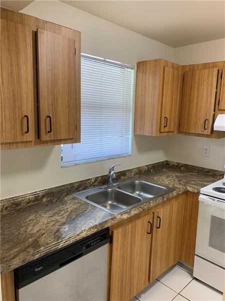 Photo - 6001 Shaker Wood Cir Unit 208