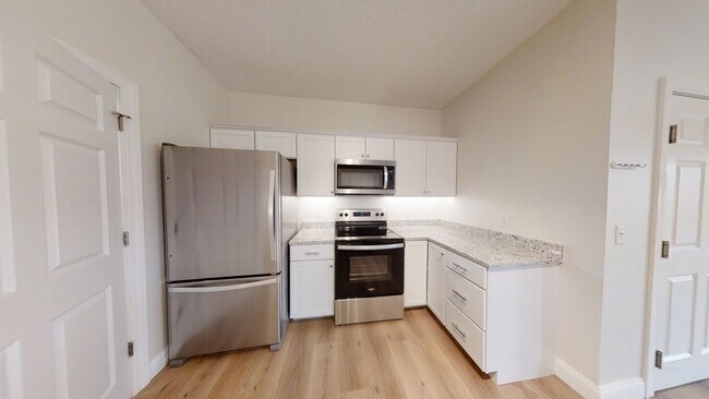 Photo - 3415 Eastern Ave Unit 2 Bed 2 Bath 1 Car Garage