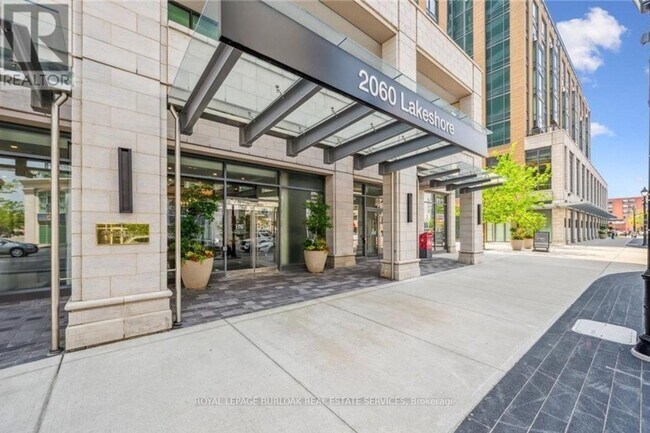 Photo - 2060 Lakeshore Rd. Unit 304