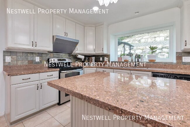 Photo - 204 N Fairway Dr