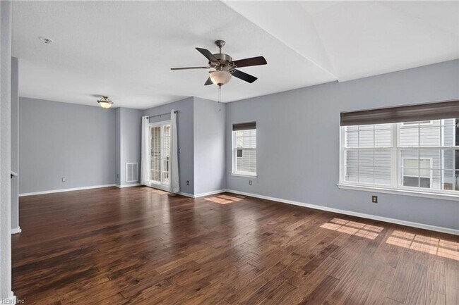 Photo - 4823 Lake Dr Unit X5553