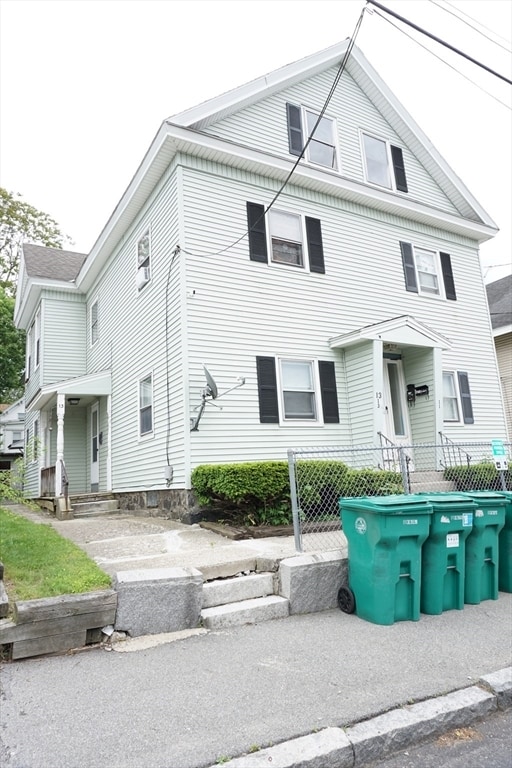 Building Photo - 13 Myrtle St Unit 1st FL