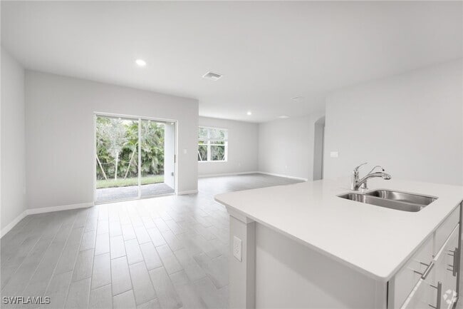 Building Photo - 1705 NW 31st Pl Rental