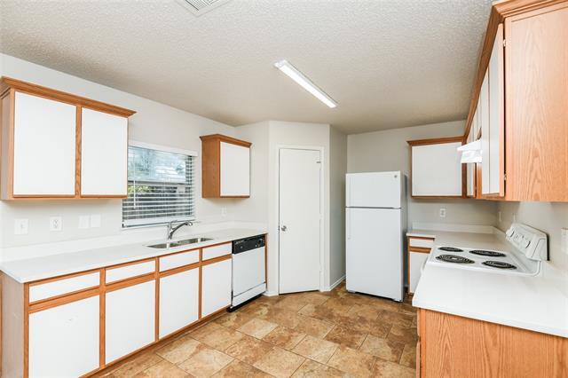 Photo - 1220 Cheyenne Ct