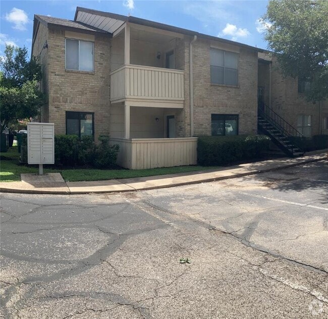 Building Photo - 8210 Bent Tree Rd Unit 217 Rental