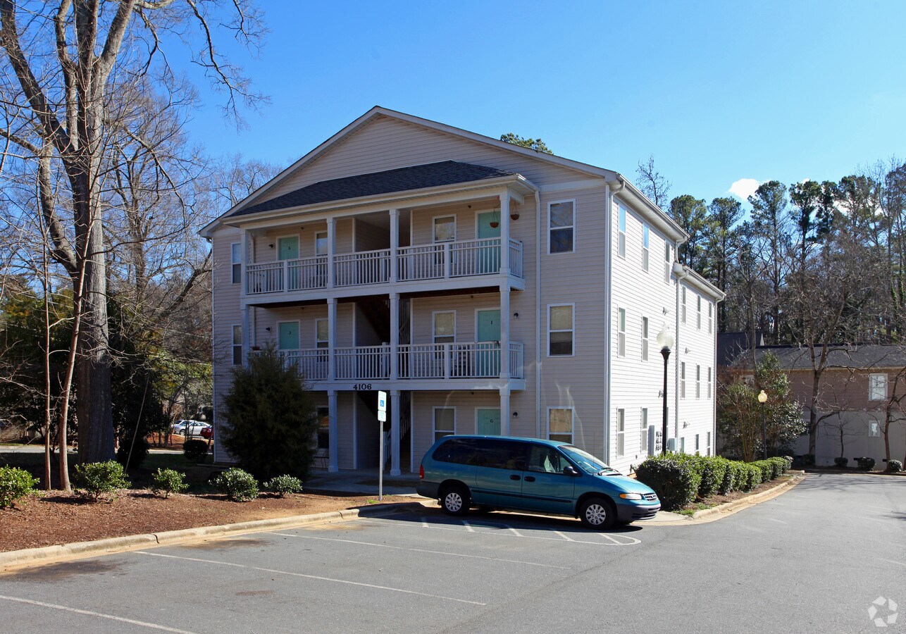 Photo - 4106 Bloomdale Dr Apartments