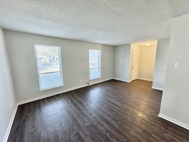 Photo - 4079 Forest View Dr