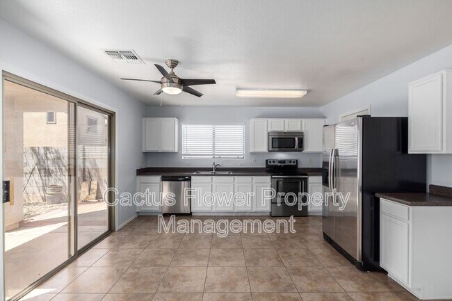 Photo - 2464 S Nielson St