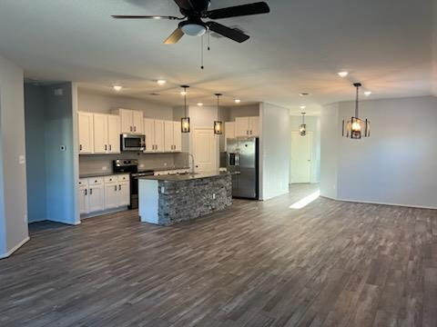 Photo - 424 COSMOS LN