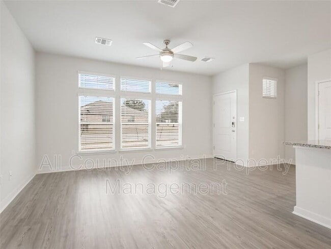Photo - 605 W South St