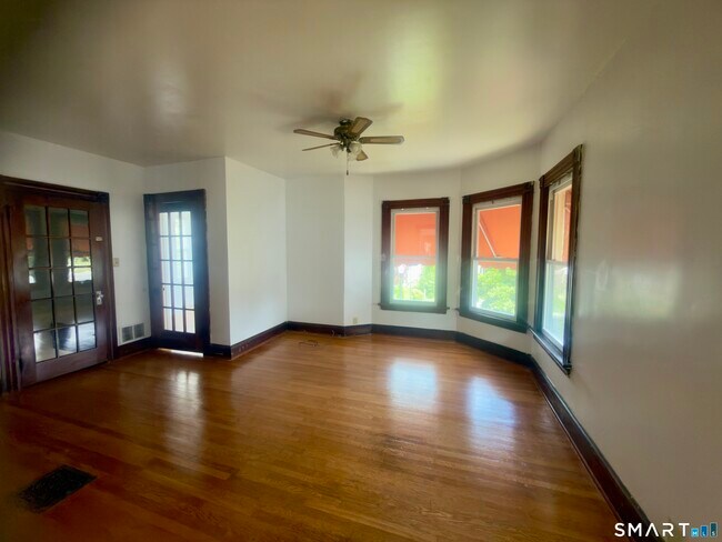 Photo - 261 Wakelee Ave Unidad 2