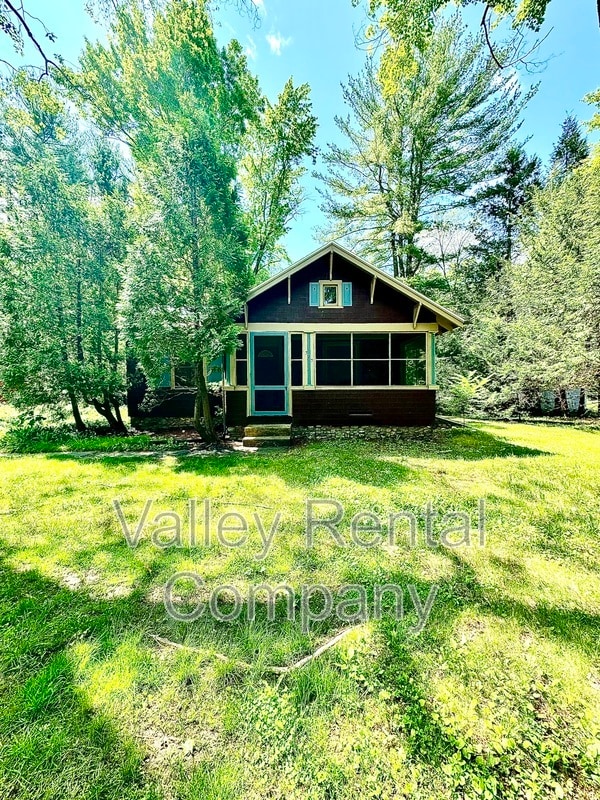 Photo - 323 Pelham Road