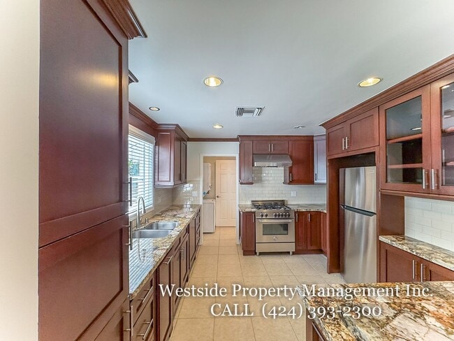 Photo - 846 Stanford St