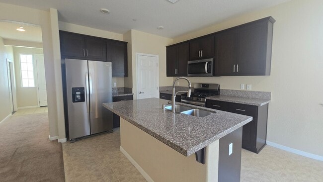 1443 Greenbrier Dr
