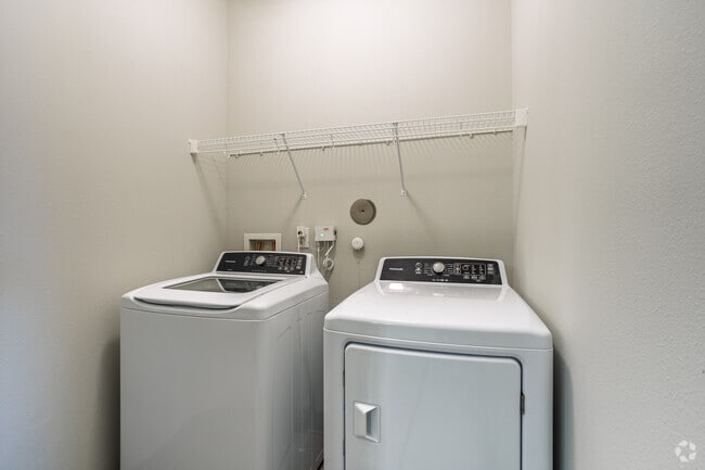 Camilla - 2BR, 2BA - 1,121SF - In-Unit Laundry
