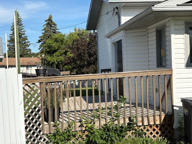 Photo - 10-19 9 Street Close