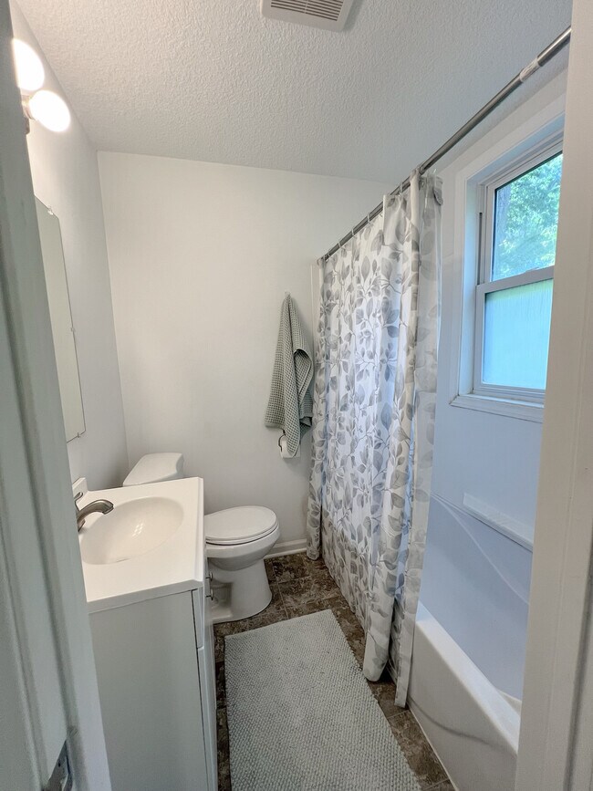 Photo - 16610 8th St N Unidad #2