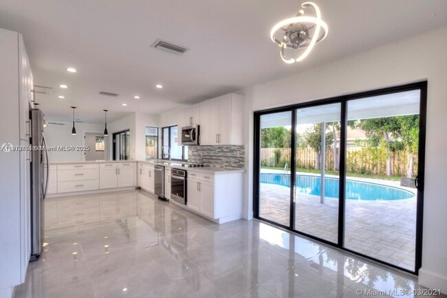 Photo - 1001 NW 6th Dr