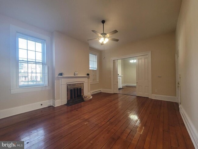 Photo - 447 N Loudoun St