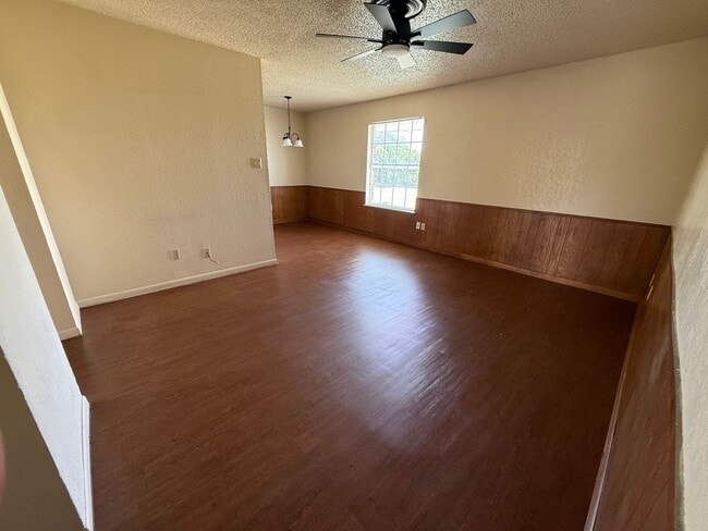 Photo - 1700 Kirk Ave Unit Apt 206