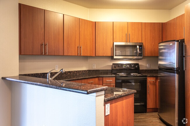 2BR, 2BA-1129 SF