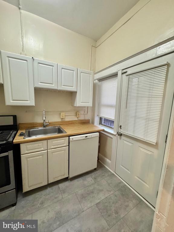 Building Photo - 1833 S St NW Unit 31