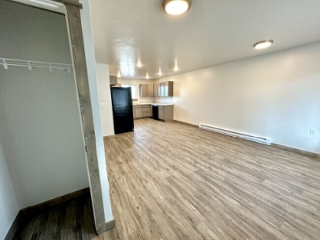 Photo - 3181 Queen Anns St